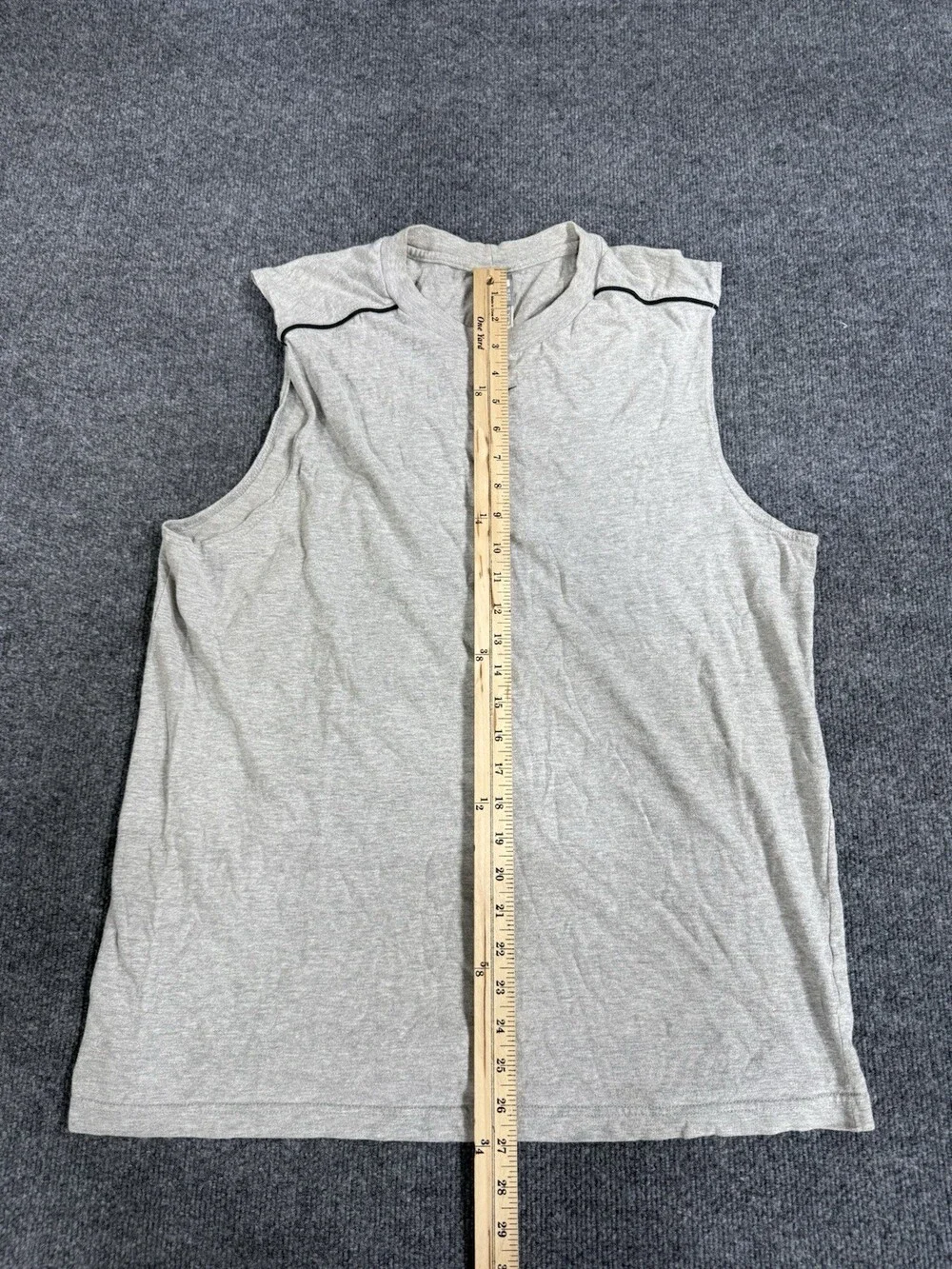 Nike Mens Large Gray Sleeveless Athletic Shirt Swoosh Piped Workout Tank Top